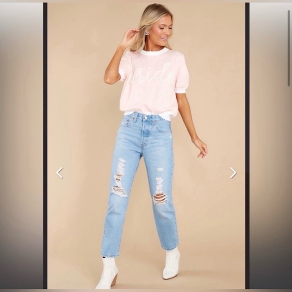 QUEEN OF SPARKLES Bride Glitter Script
Sweater SIZE: SMALL NWT - Picture 3 of 12